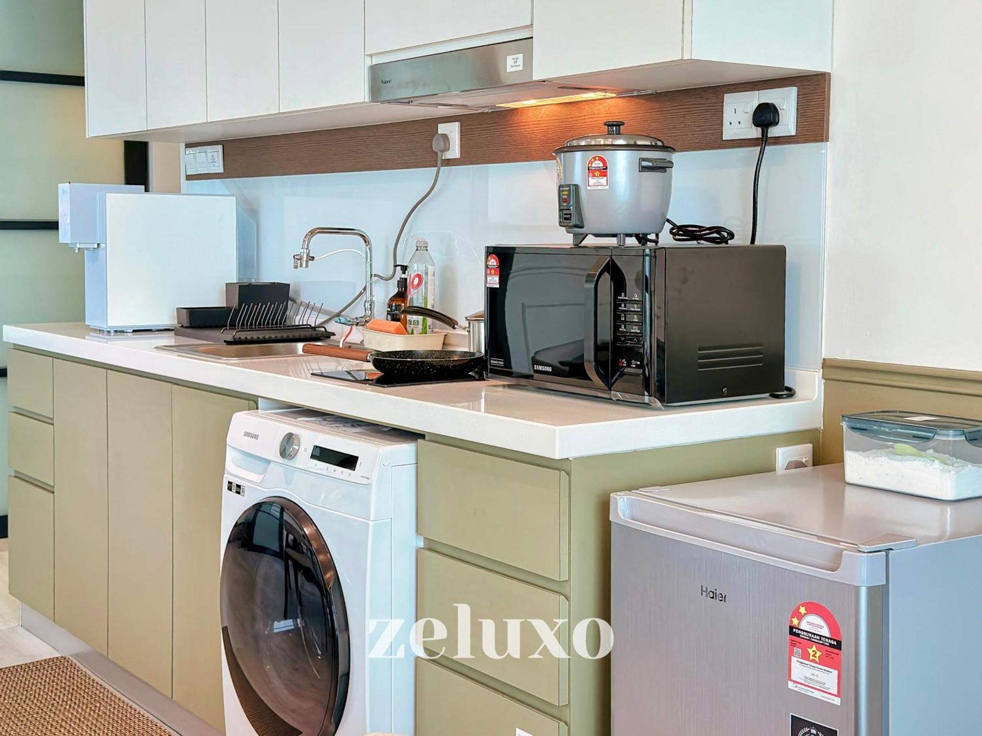 #14 Jesselton Quay Seaview Corner Washer Dryer * Kota Kinabalu