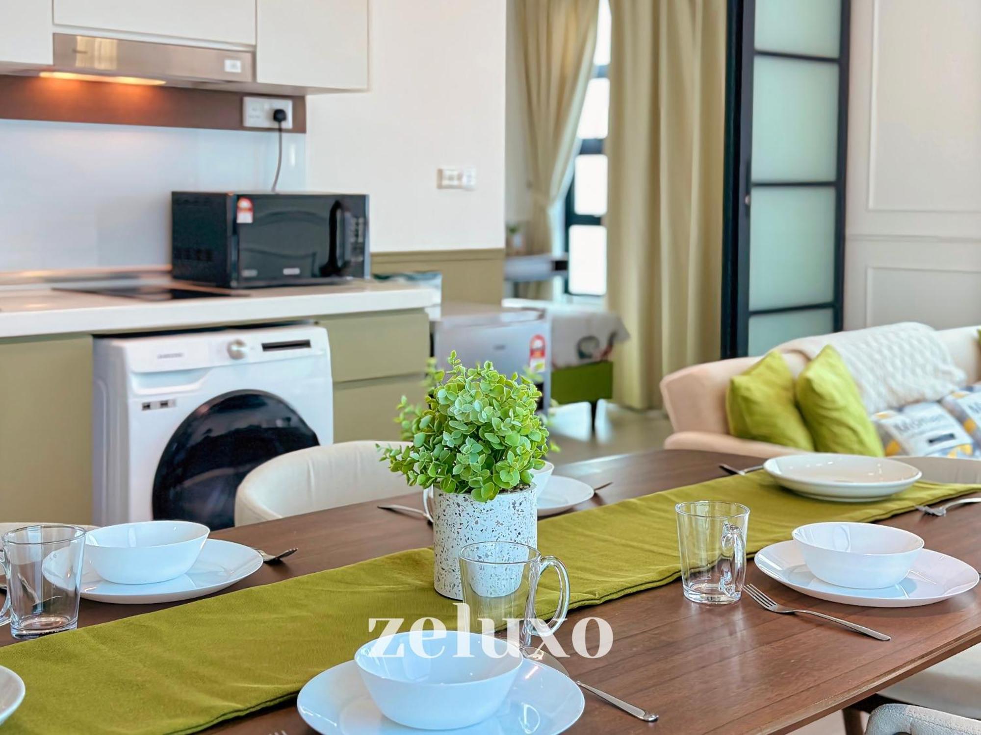 #14 Jesselton Quay Seaview Corner Washer Dryer Apartment