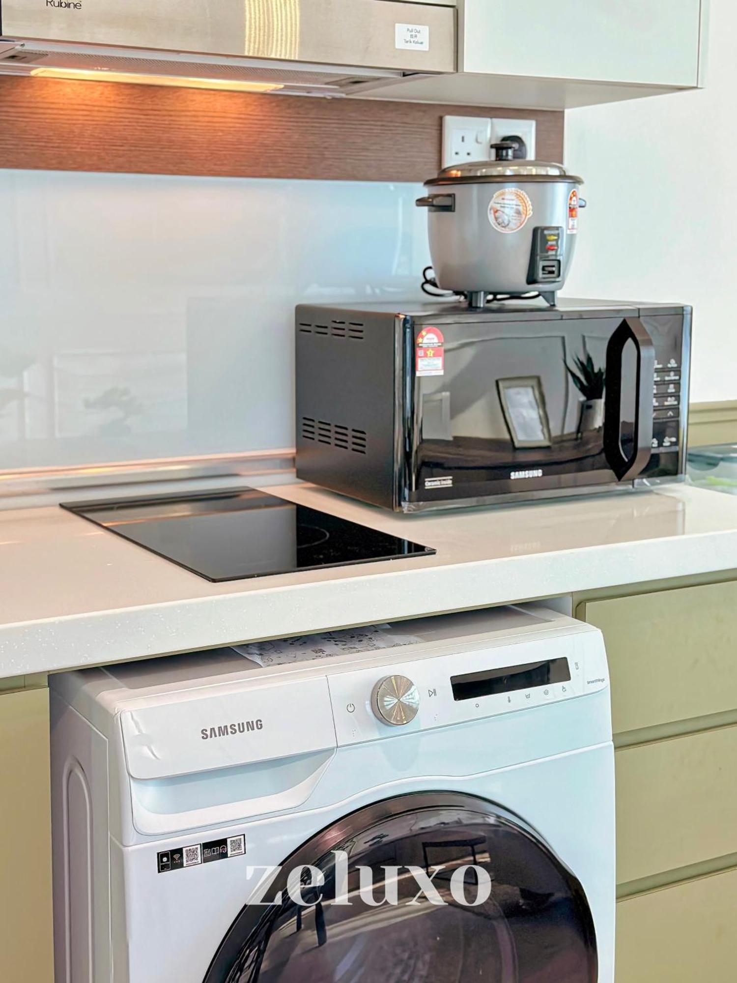 Apartment #14 Jesselton Quay Seaview Corner Washer Dryer *